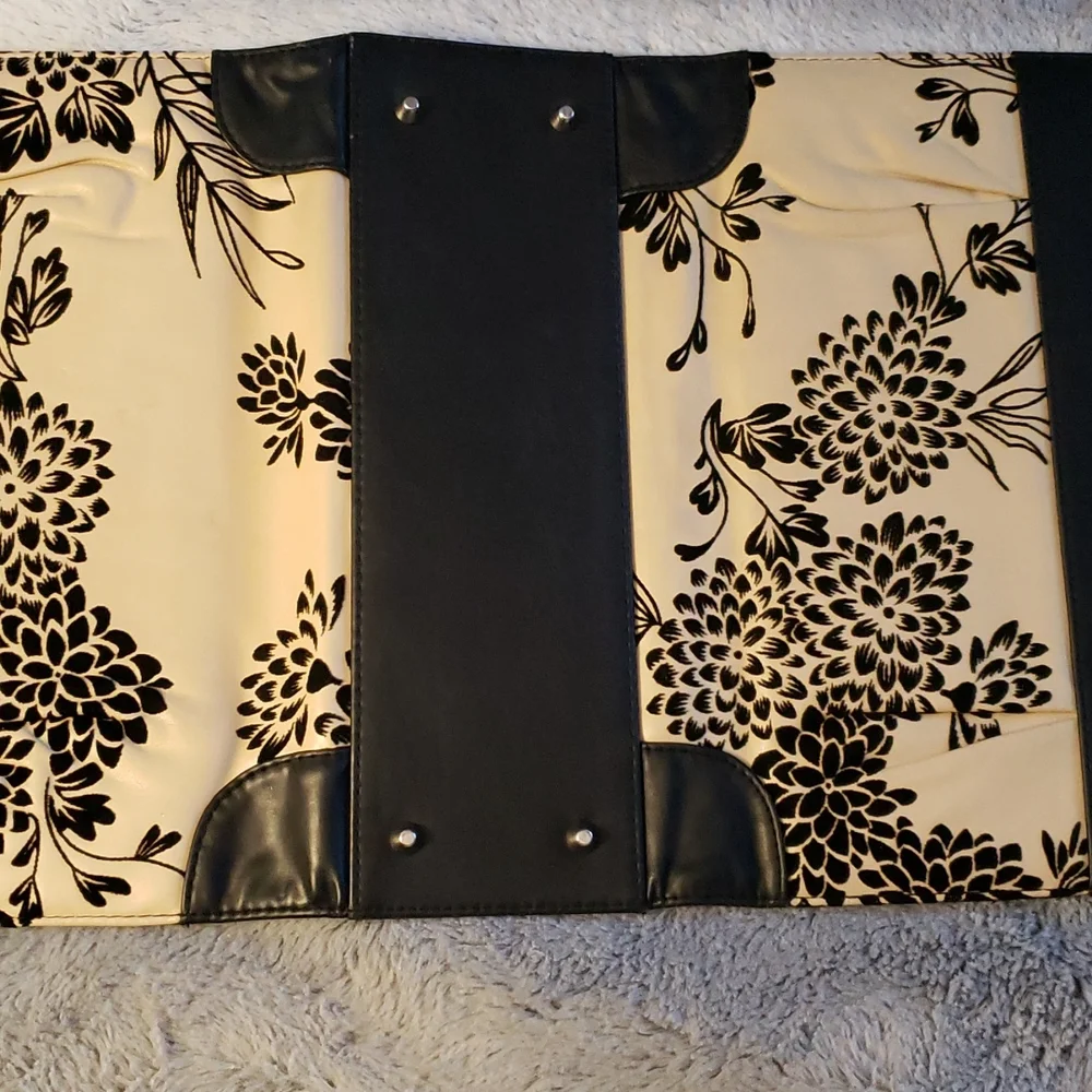 MICHE MAGNETIC PURSE COVER.